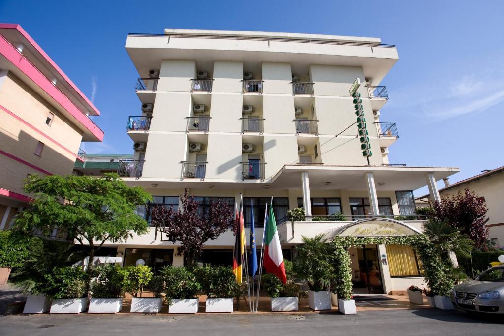 Hotel Costaverde เชเซนาติโก ภายนอก รูปภาพ