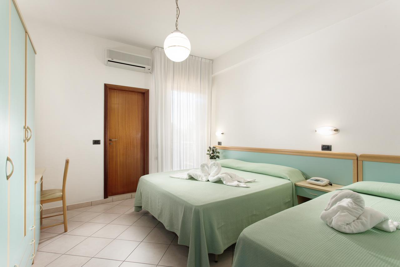 Hotel Costaverde เชเซนาติโก ภายนอก รูปภาพ